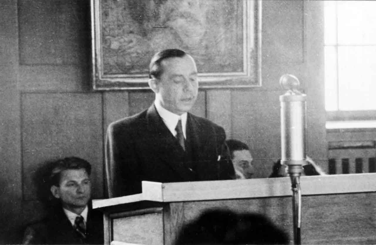 Ministerpräsident Altmeier bei seiner Regierungserklärung, LHAKo Best. 710 Nr. 282