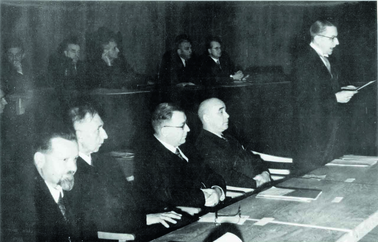 Ministerpräsident Boden bei seiner Regierungserklärung, LHAKo Best. 710 Nr. 1056